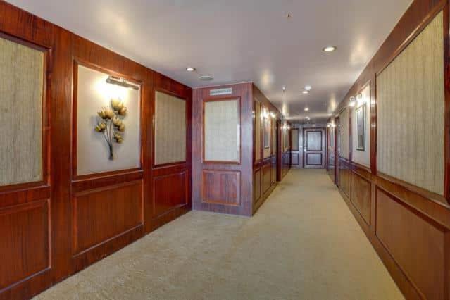 Hotel Bluestone Ghaziabad Esterno foto